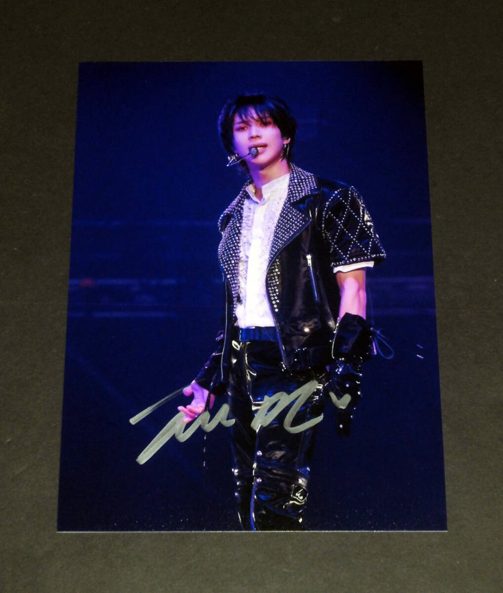 テミン (SHINee) ★直筆サイン入り・中型スチール写真2