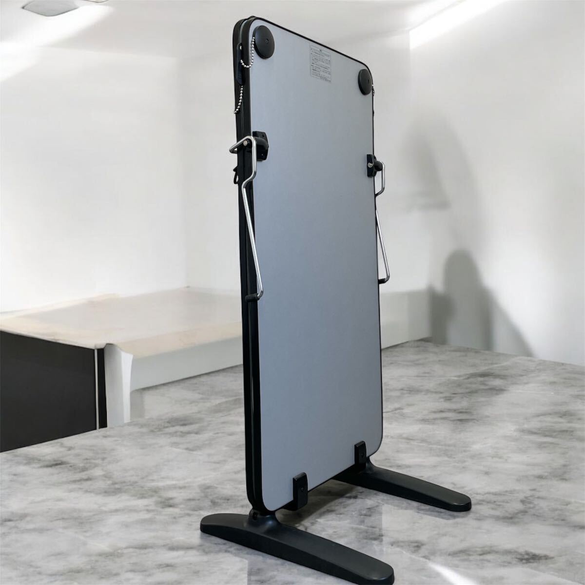 ●B TOSHIBA 2021年製 ズボンプレッサー HIP-T36東芝 ライフスタイル パンツプレス スタンド型 ツインバードアイロン 縦型パンツプレス 