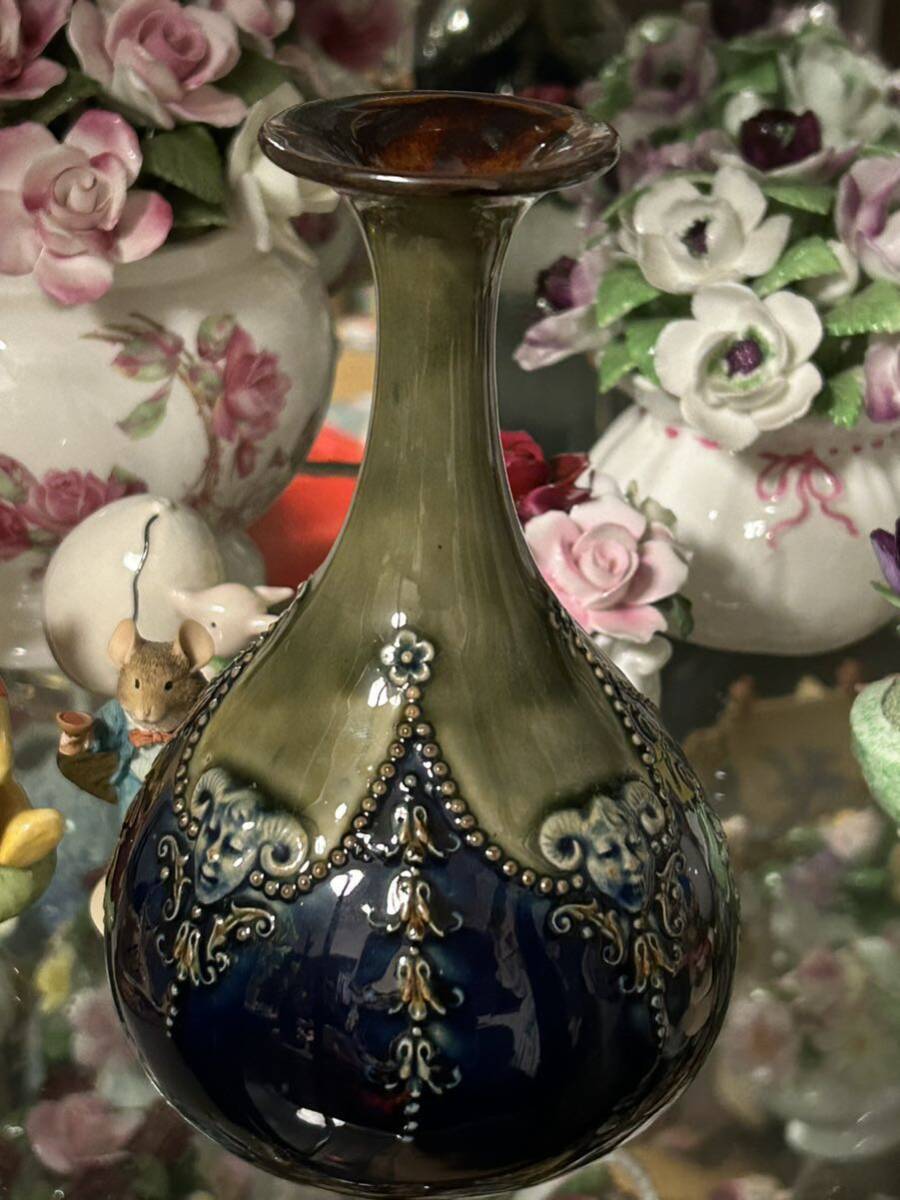 ロイヤルドルトン 花瓶 美術品 オブジェ 高さ約17cm 直径約11.5 ロイヤルドルトン 花瓶 美術品 オブジェ 高さ約17cm 直径約11.5