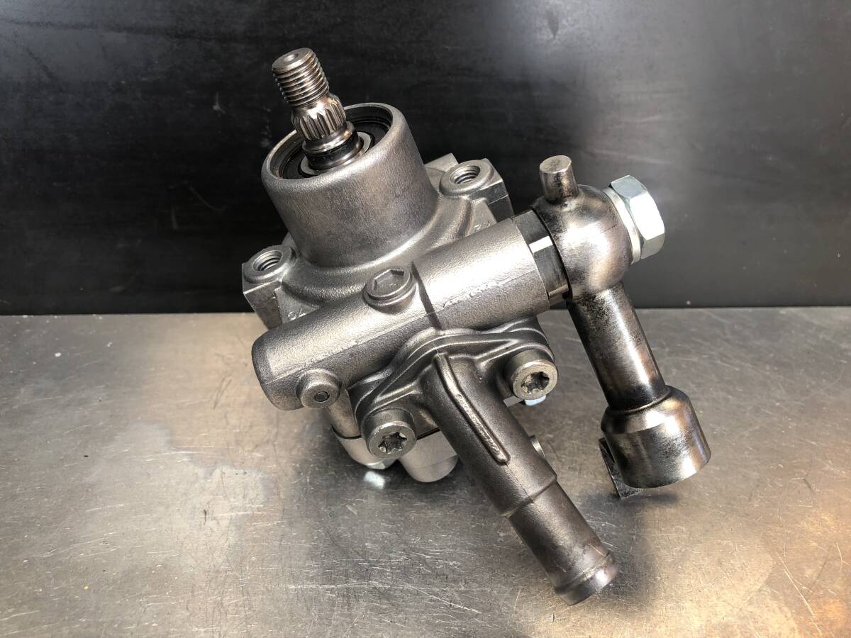 旧車保存会　リビルト品　No-M2024-193 「日産シルビア S14、S15パワステポンプ」