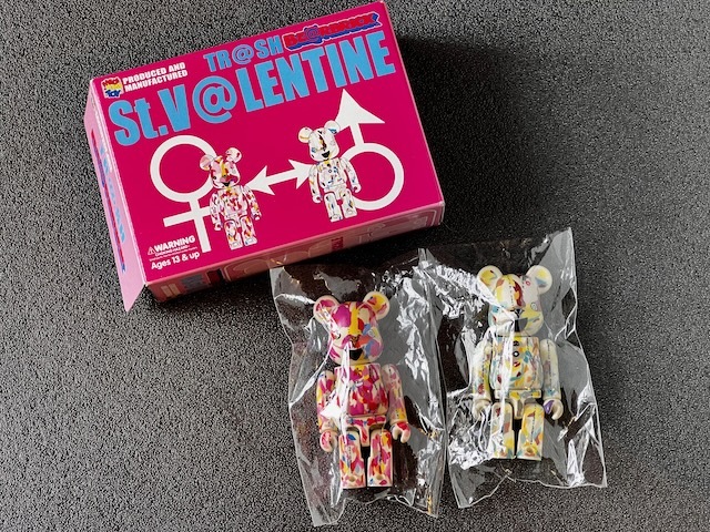 送料込み BE@RBRICK TR@SH St V@LENTINE 2002年 ベアブリック 送料込み BE@RBRICK TR@SH St V@LENTINE 2002年 ベアブリック