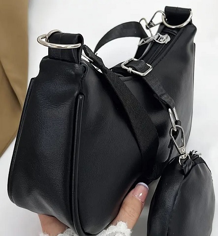 ショルダーバッグ　　PUレザー　black