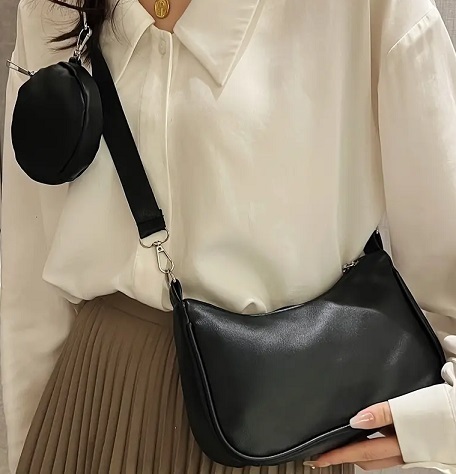 ショルダーバッグ　　PUレザー　black