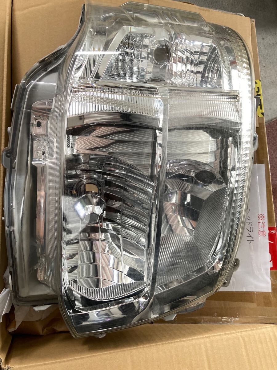 ヘッドライト KOITO ハイエース 打刻65 HID レジアスエース　運転席側　ハイエース3型