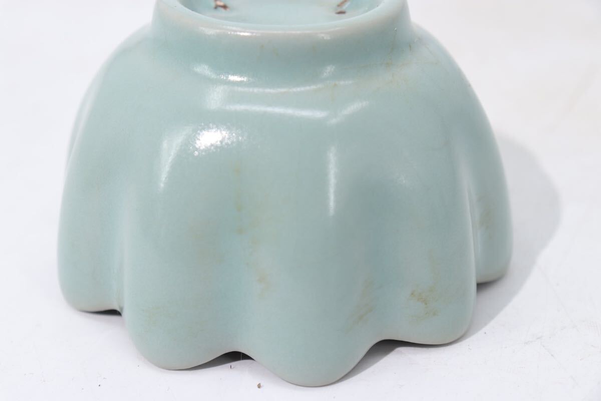 時代　青磁　花弁形　鉢　/　中国美術　茶器　皿　水池　水盂　書道具　筆洗　検索：　汝窯　天青釉　龍泉窯　.3755