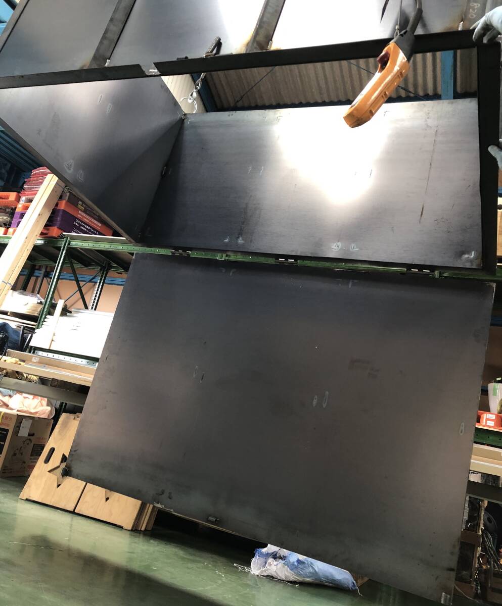 01【底開き式コンテナ】鉄箱 バッカン 2.0立方メートル○L1830 01【底開き式コンテナ】鉄箱 バッカン 2.0立方メートル○L1830