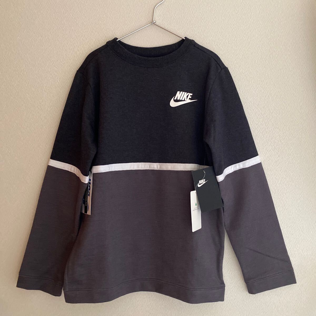 新品　ナイキ　NIKE トップス　ロンT 長袖Tシャツ　スウェット　トレーナー　150 グリーンレーベルリラクシング　ブラック　グレー　キッズ