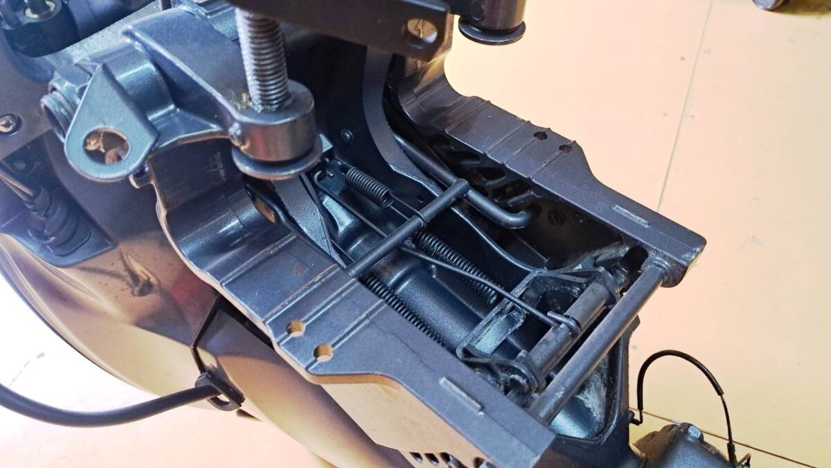 中古 YAMAHA 船外機 4スト F15CMH S 15馬力 淡水で1回使用 中古 YAMAHA 船外機 4スト F15CMH S 15馬力 淡水で1回使用