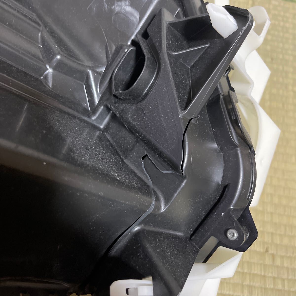 三菱エクリプスクロス GK1W GL3W 後期 純正 右 ヘッドライト LED