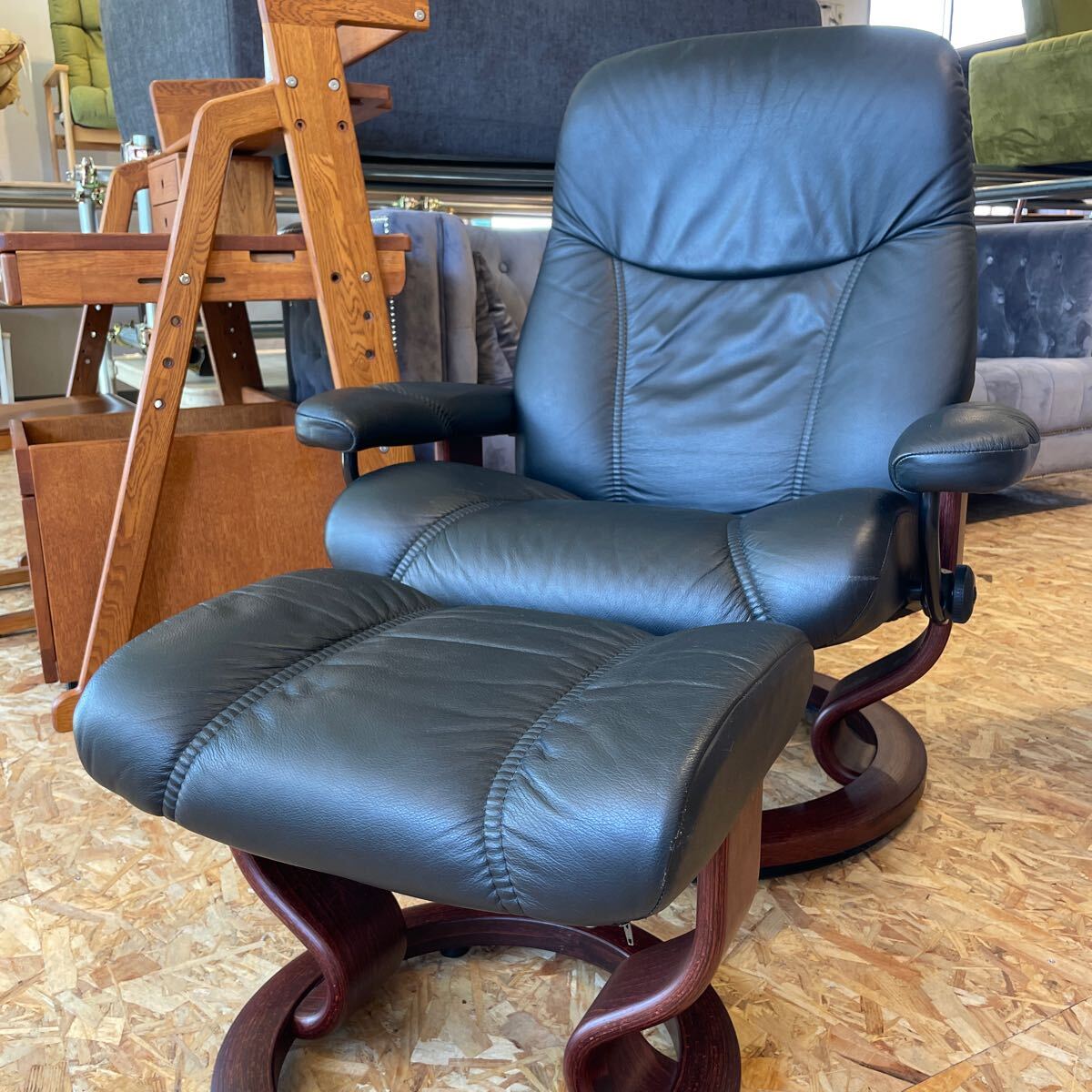 リ 札幌市発 EKORNES エコーネス ストレスレスチェア・本革・リクライニングチェア＆オットマン ◆直接引取歓迎！