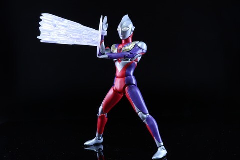組立済プラモデル「Figure-rise Standard ウルトラマンティガ マルチタイプ」完成品　(「ウルトラマンティガ」より) 現在入手困難品