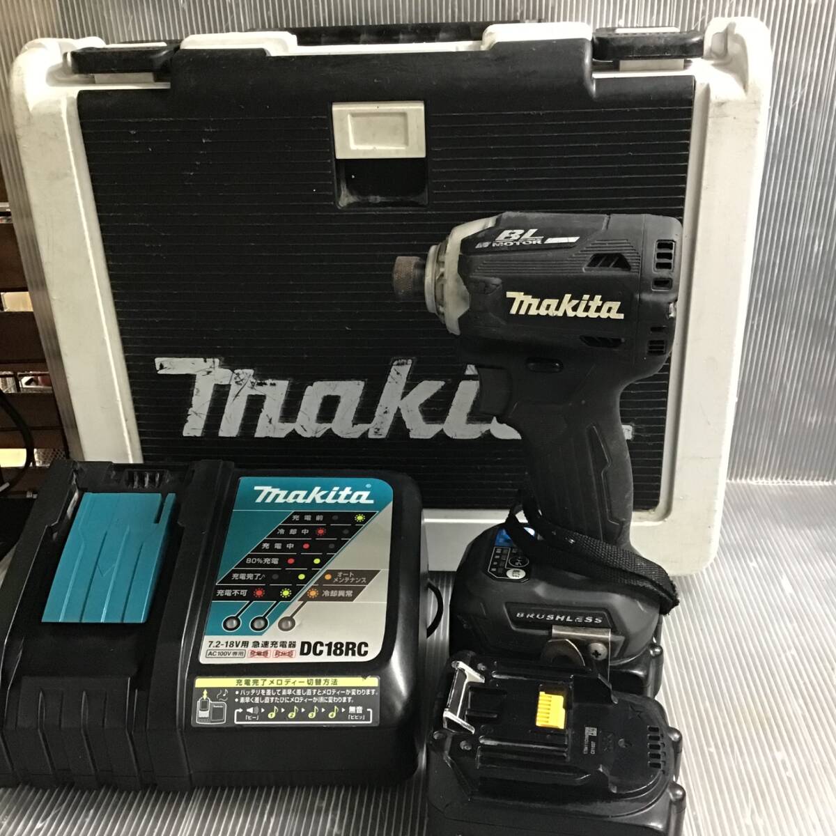 中古品 / 動作品】マキタ 充電式インパクトドライバー TD161DRFX 中古品 / 動作品】マキタ 充電式インパクトドライバー TD161DRFX