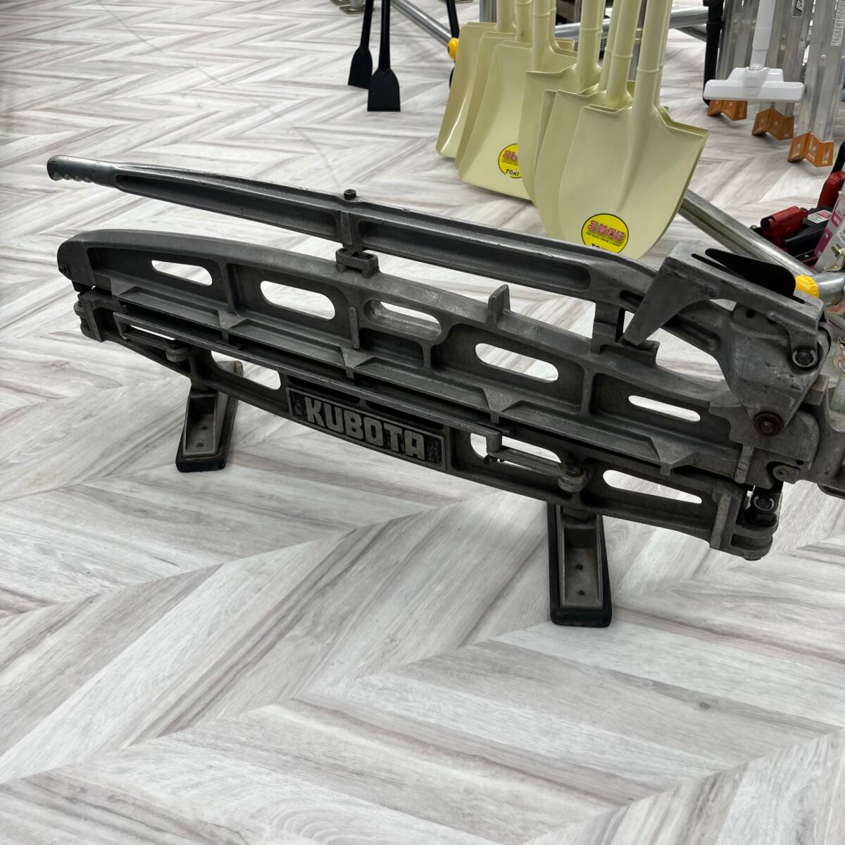 19go【中古品 / 店頭受取り限定】 クボタ(KUBOTA) 瓦切断機 19go【中古品 / 店頭受取り限定】 クボタ(KUBOTA) 瓦切断機