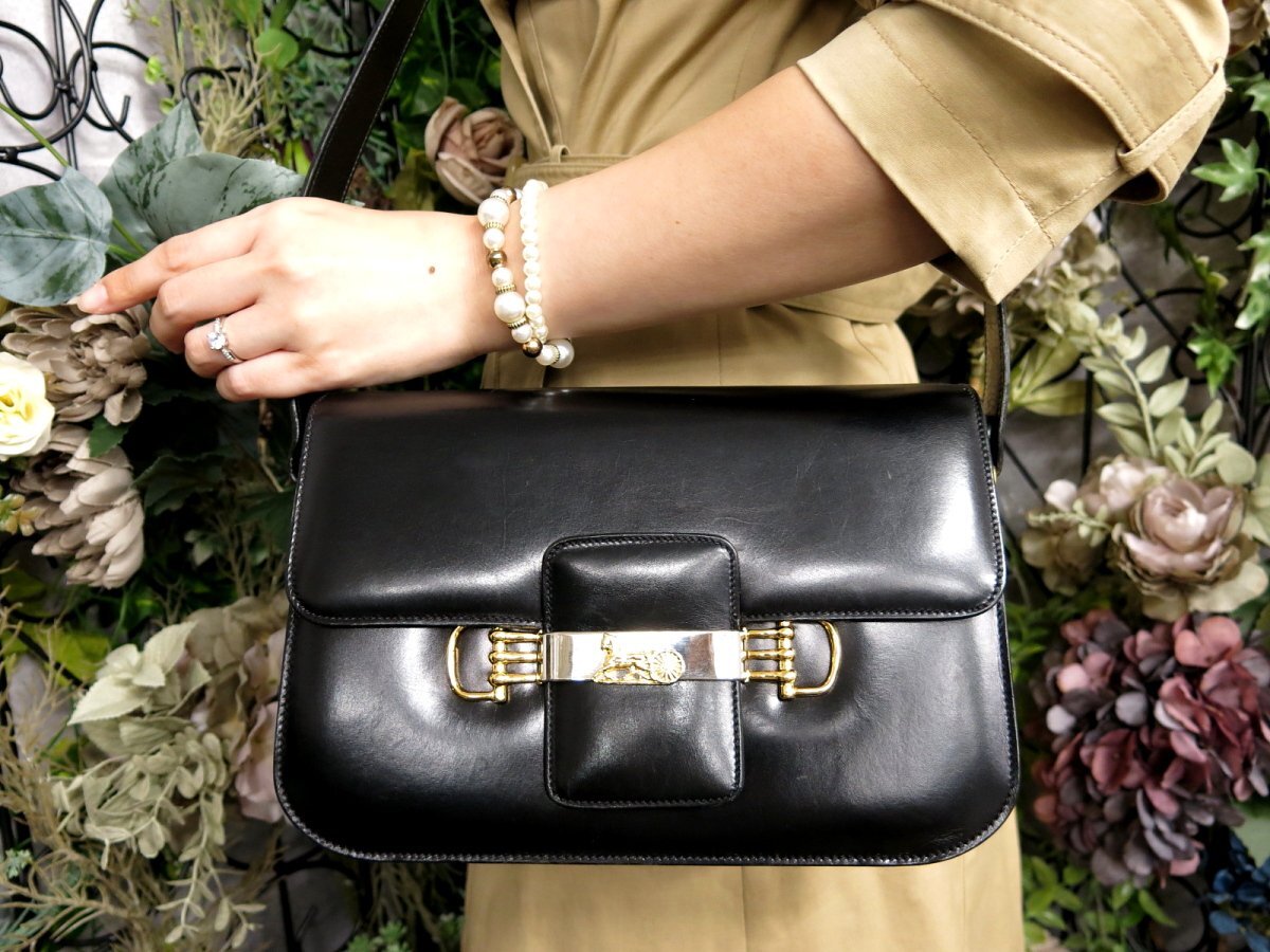 ○ CELINE オールドセリーヌ 馬車金具 ショルダーバッグ カーフ ○ CELINE オールドセリーヌ 馬車金具 ショルダーバッグ カーフ