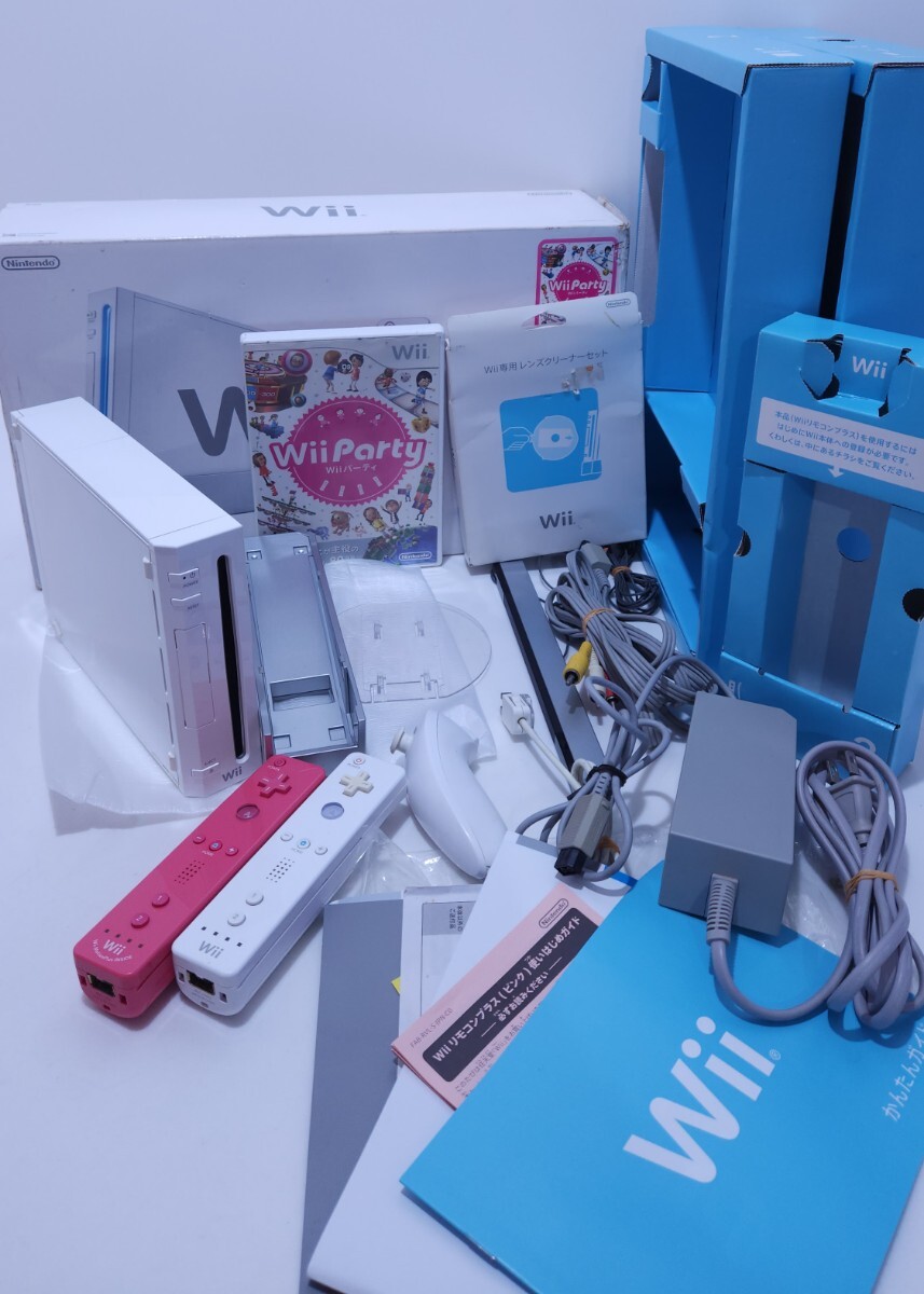 動作品 Wii 本体 コンソール 箱とのオリジナル付属品付きゲームソフト,2台コントローラー, レトロゲーム 希少品(T-7)