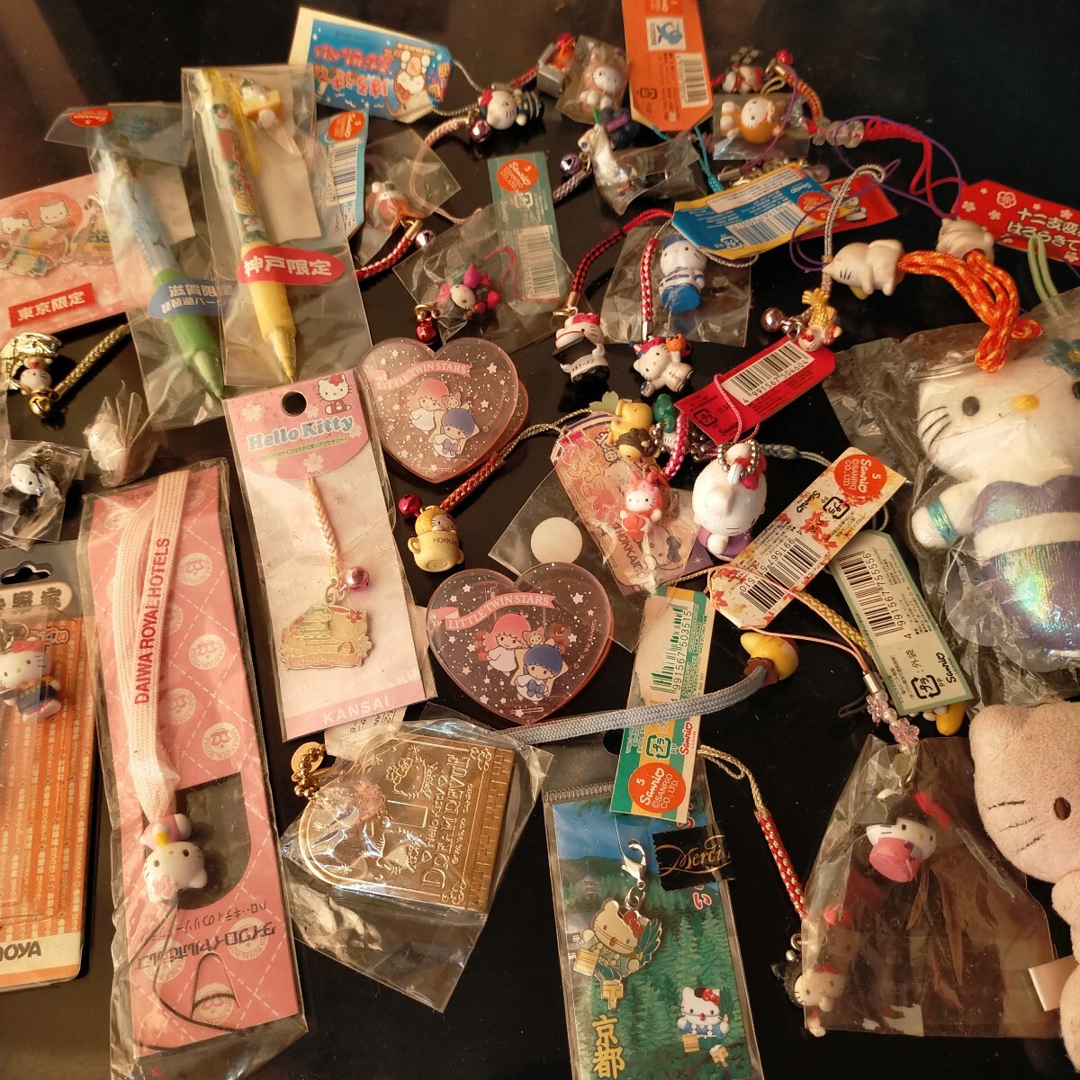 キティちゃん ハローキティ 御当地物 お土産 ストラップ キティちゃん ハローキティ 御当地物 お土産 ストラップ