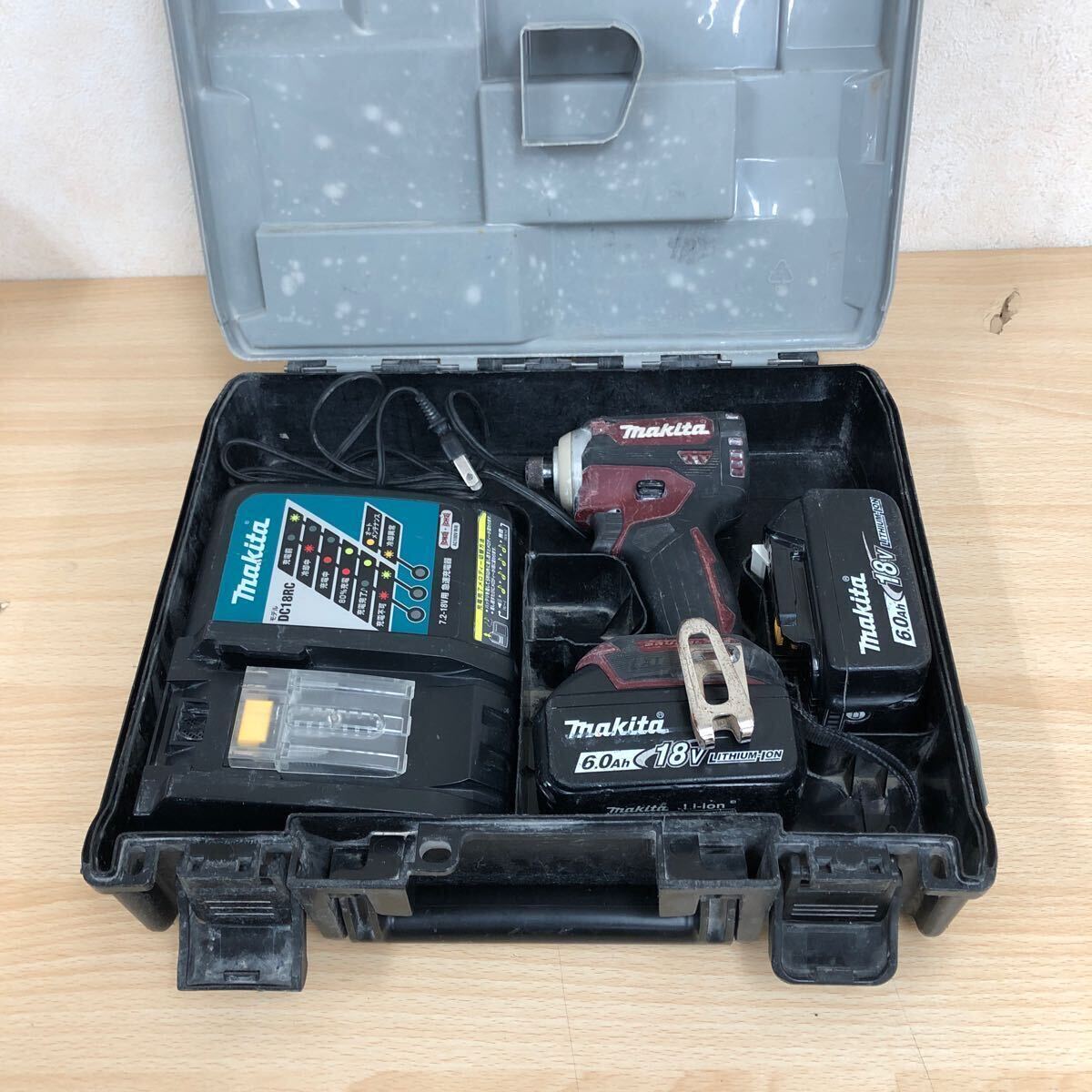 中古品 マキタ makita 充電式インパクトドライバ 18V TD171D オーセンティックレッド ケース付き 工具・電動工具