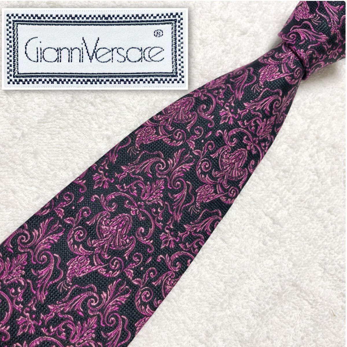 美品 GIANNI VERSACE ジャンニヴェルサーチ ネクタイ スカーフ柄 美品 GIANNI VERSACE ジャンニヴェルサーチ ネクタイ スカーフ柄