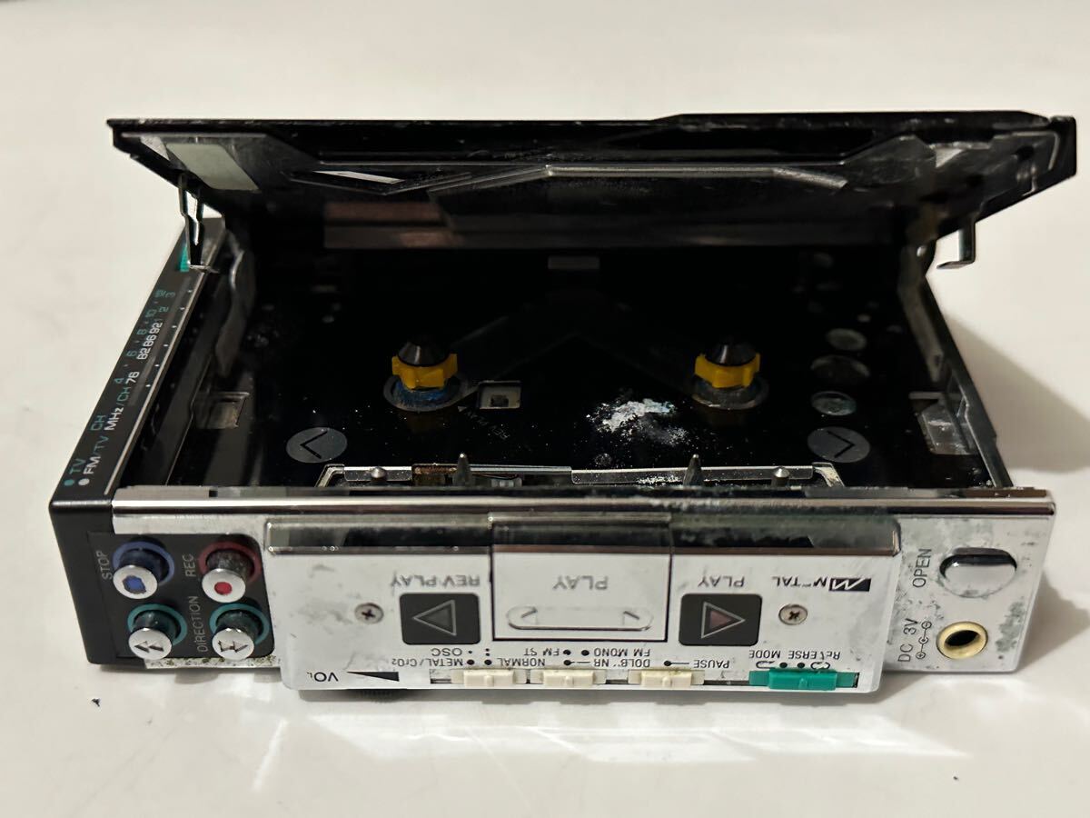 ジャンク AIWA HS-J9 カセットボーイ TV/AM/FM カセットプレーヤー ジャンク AIWA HS-J9 カセットボーイ TV/AM/FM カセットプレーヤー