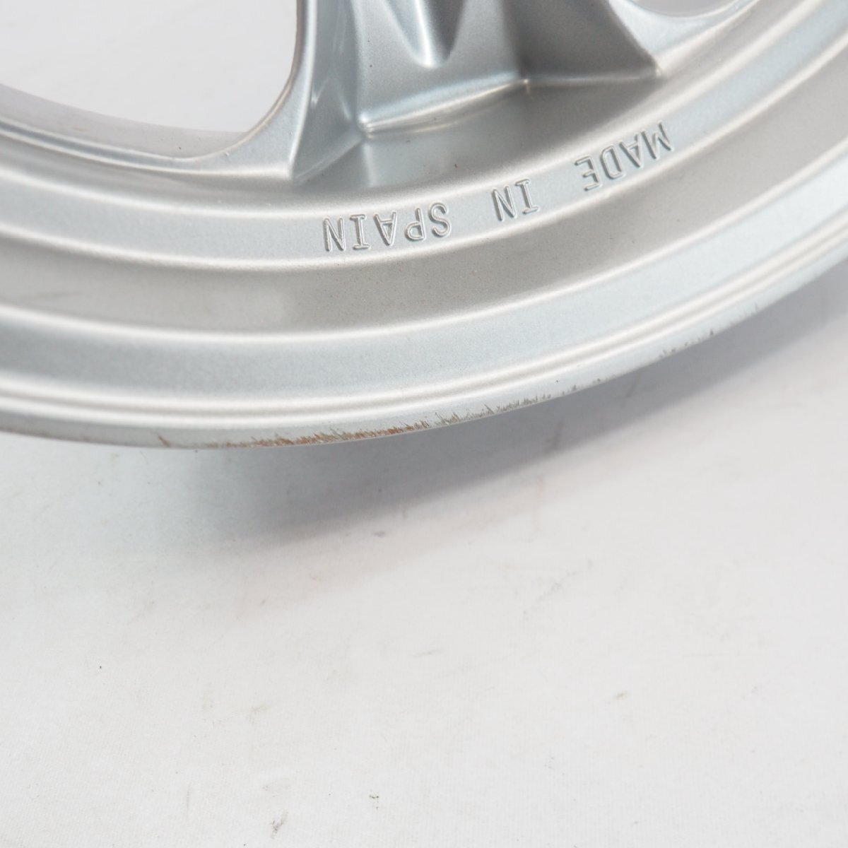 希少スズキ カタナ50 フロントホイール AY50 12x3.50 wheel KATANA AY50WV 54141-35E00-E91スペインスズキ