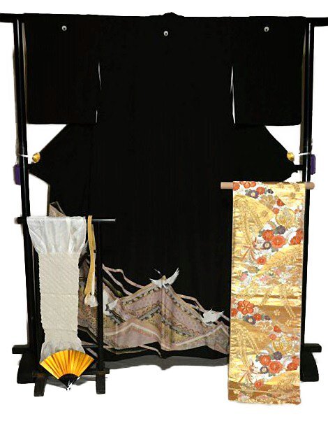 最高級】新品同様 金駒刺繍 鶴 吉祥花文 比翼付 黒留袖・袋帯5点 最高級】新品同様 金駒刺繍 鶴 吉祥花文 比翼付 黒留袖・袋帯5点