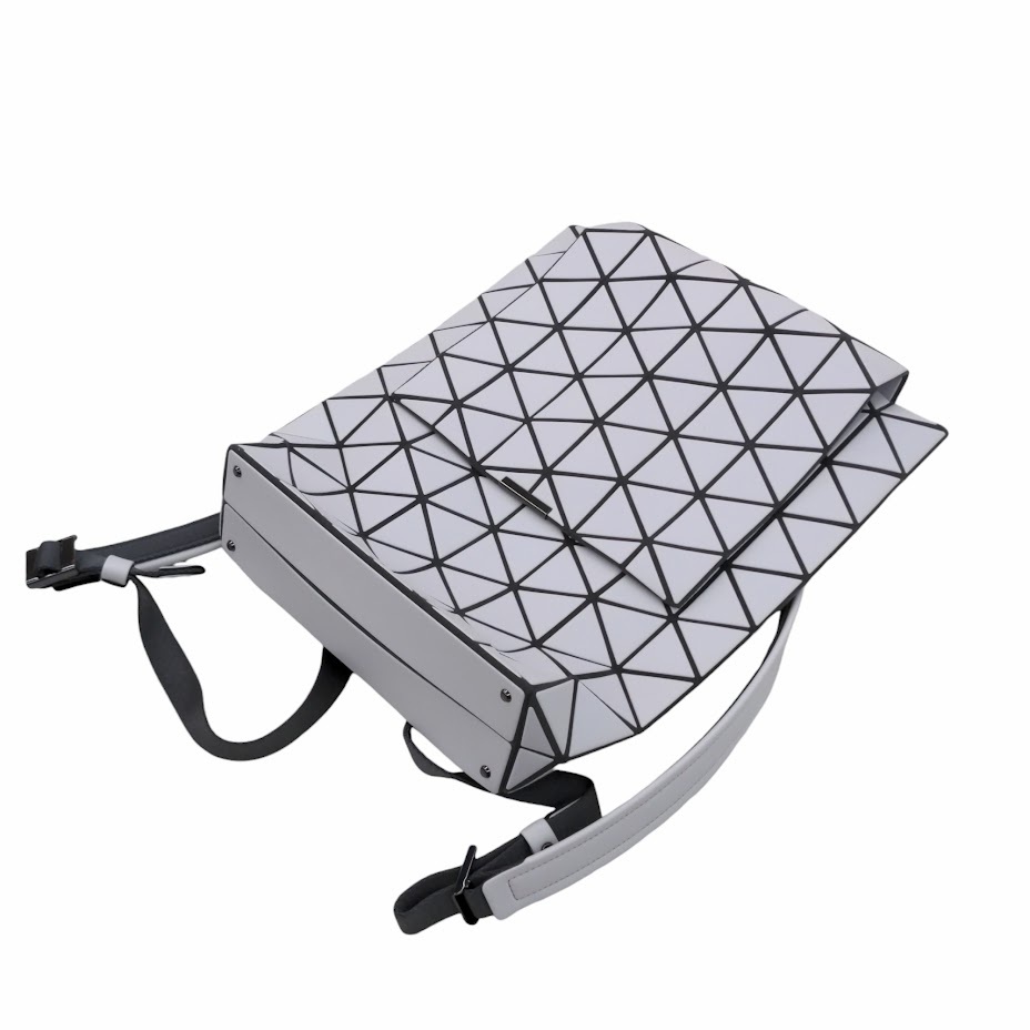 美品 BAOBAO ISSEY MIYAKE イッセイミヤケ バオバオ FLAP BACKPACK リュックサック バックパック BB13-AG291 グレー
