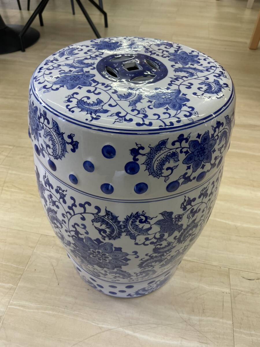 シノワズリ　陶器スツール　椅子　イス　いす　陶器製　スツール　中国陶磁器　花台　ガーデン　バルコニー　セラミック　ハンドペイント