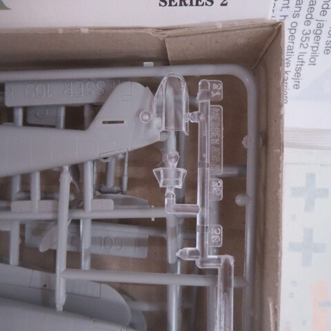  ジャンク！１/７２・エアーフィックス＝NO.０２０９２・ドイツ・メッサーシュミット・Bf109K！_画像5