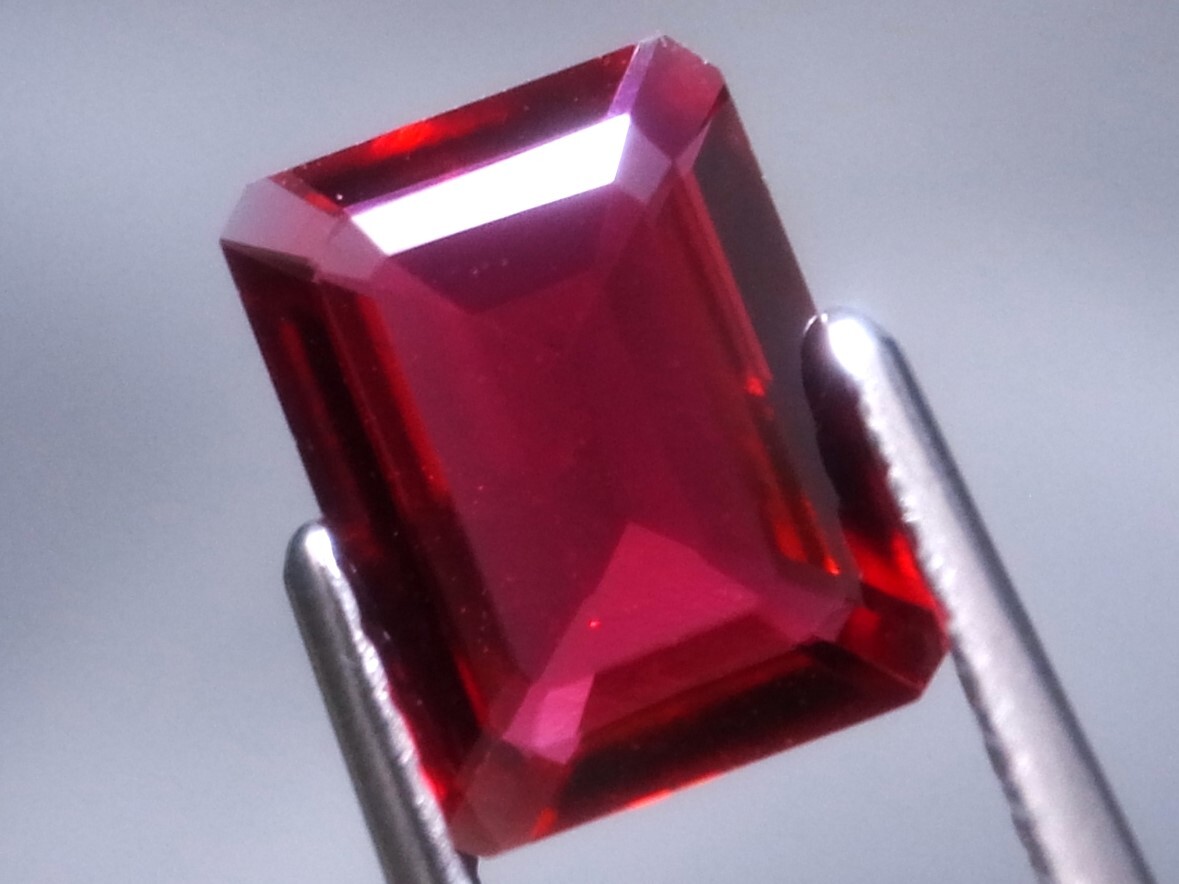 307 クラスター レッドベリル ビクスバイト レッドエメラルド 標本 196 レッドベリル ビクスバイト レッドエメラルド 母岩付き 標本