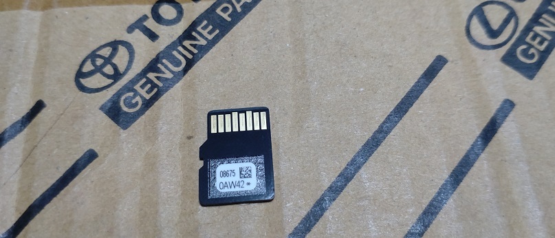 トヨタ純正9インチメモリーナビ NSZT-Y68T セキュリティロック品 美品 NSZT-Y68T 新品配線付 セキュリティロック解除済 トヨタ