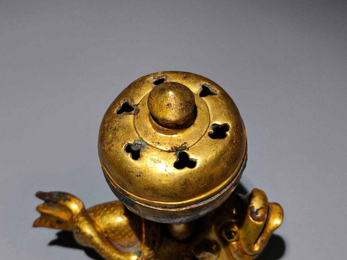 唐・銅製手彫・塗金・魚座・熏香炉・香道具・供養品・祭祀品 唐・銅製手彫・塗金・魚座・熏香炉・香道具・供養品・祭祀品