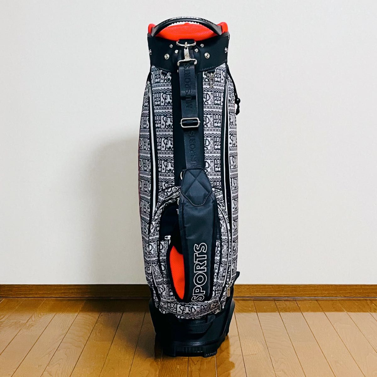 極美品】MU SPORTS ゴルフ キャディバッグ 2輪キャスター付き 極美品】MU SPORTS ゴルフ キャディバッグ 2輪キャスター付き