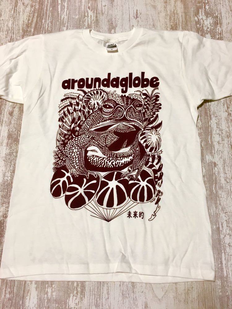 カエル 半袖Tシャツ ホワイト Sサイズ aroundaglobe 未来的 キノコ きのこ ボタニカル Tシャツ 銘作 ガマガエル