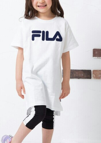 タグ付 FILA 110サイズ フィラ 半袖 ロゴプリント Tシャツ ワンピース ホワイト 未使用 新品 送料無料 正規品_着用イメージ