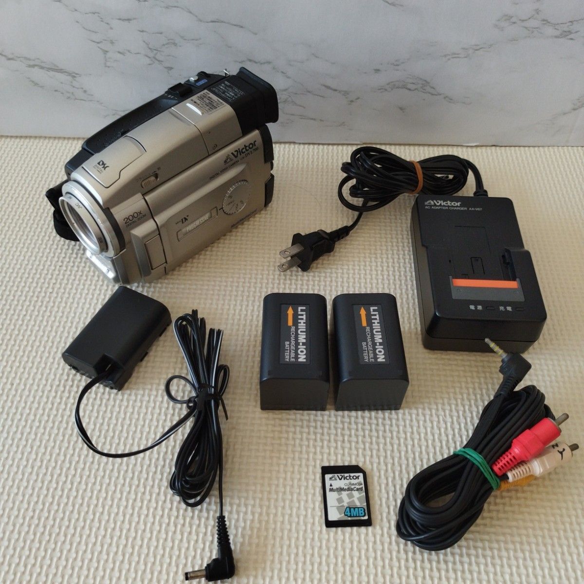ビクター Victor miniDV ビデオカメラ GR-DVL700|Yahoo!フリマ ビクター Victor miniDV ビデオカメラ GR-DVL700|Yahoo!フリマ