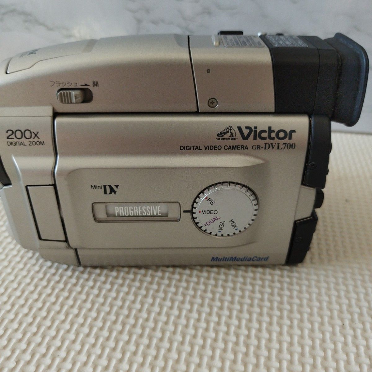 ビクター Victor miniDV ビデオカメラ GR-DVL700|Yahoo!フリマ ビクター Victor miniDV ビデオカメラ GR-DVL700|Yahoo!フリマ