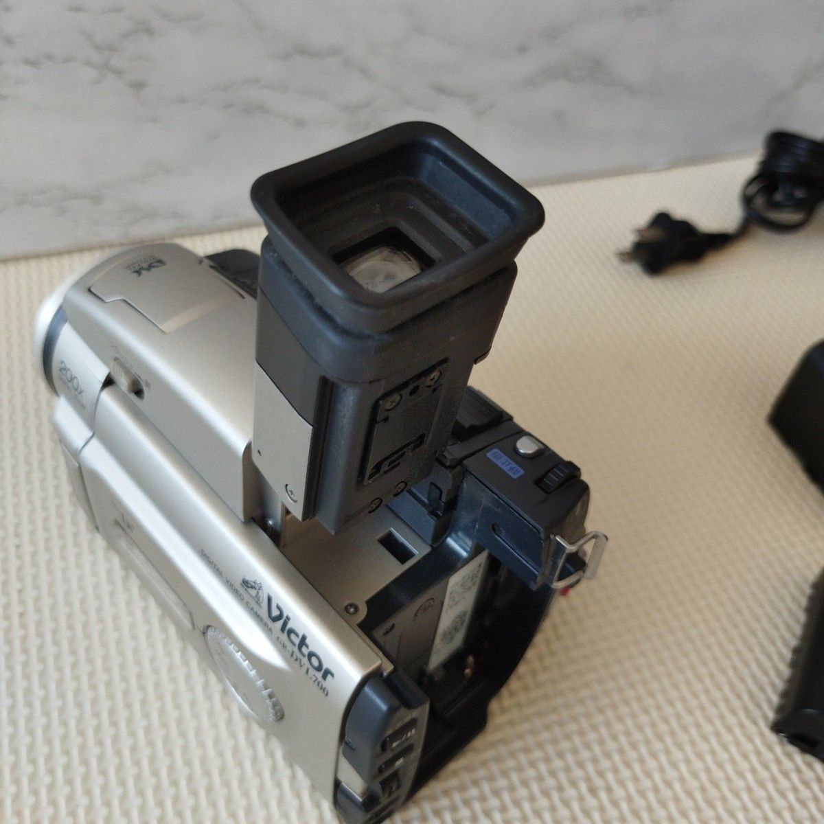 ビクター Victor miniDV ビデオカメラ GR-DVL700|Yahoo!フリマ ビクター Victor miniDV ビデオカメラ GR-DVL700|Yahoo!フリマ