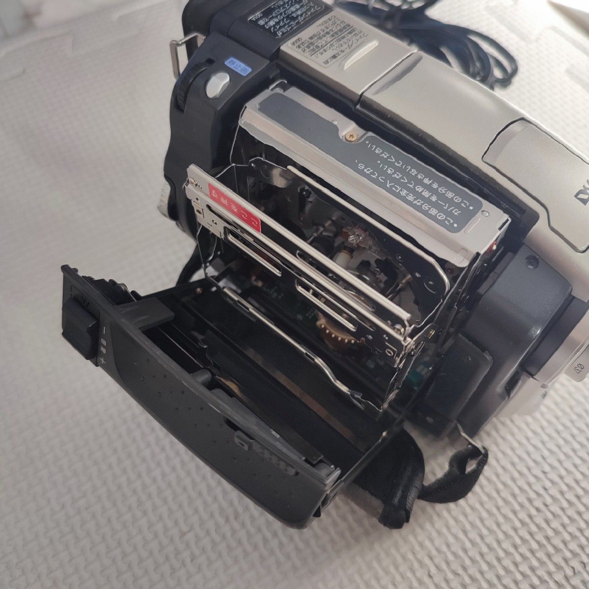 ビクター Victor miniDV ビデオカメラ GR-DVL700|Yahoo!フリマ ビクター Victor miniDV ビデオカメラ GR-DVL700|Yahoo!フリマ