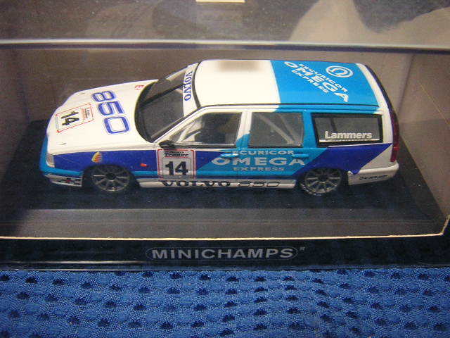 1/43　MINICHAMPS　1994年BTCC　ボルボ850ブレーク　J・ラマース　【背景紙なし】