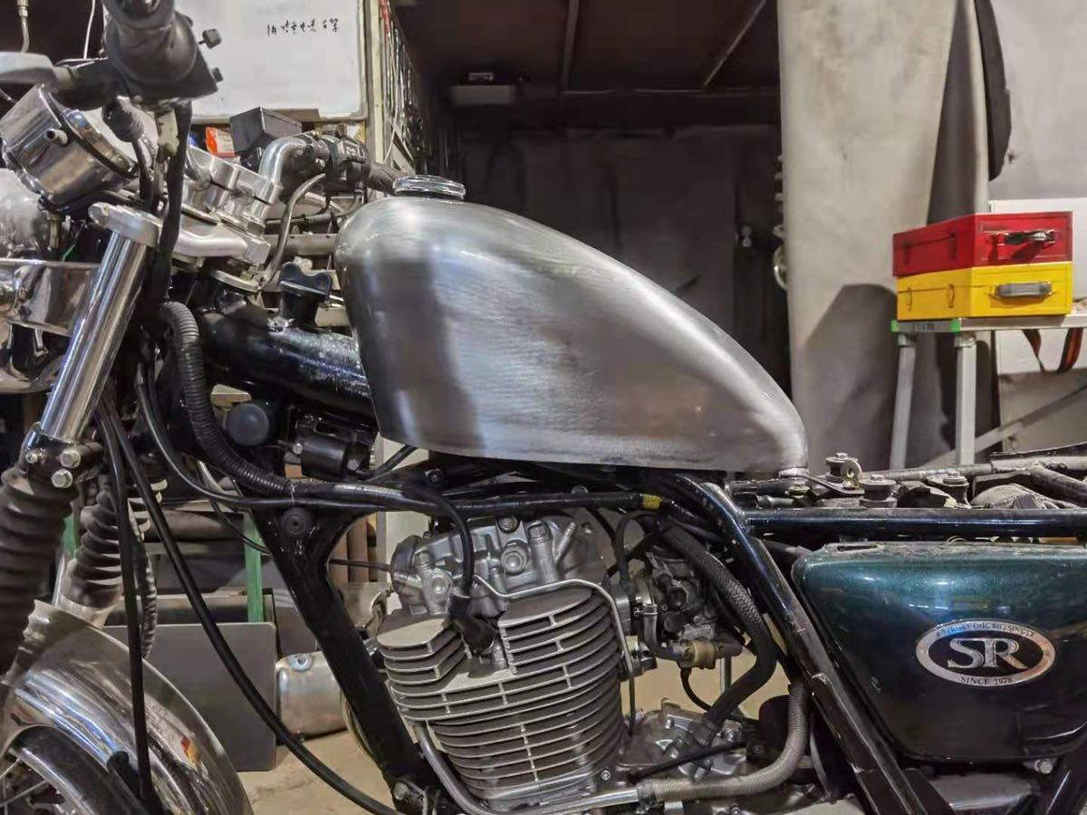 T-31 ヤマハ YAMAHA SR400&SR500 ナロースポーツスタータンク T-31 ヤマハ YAMAHA SR400&SR500 ナロースポーツスタータンク