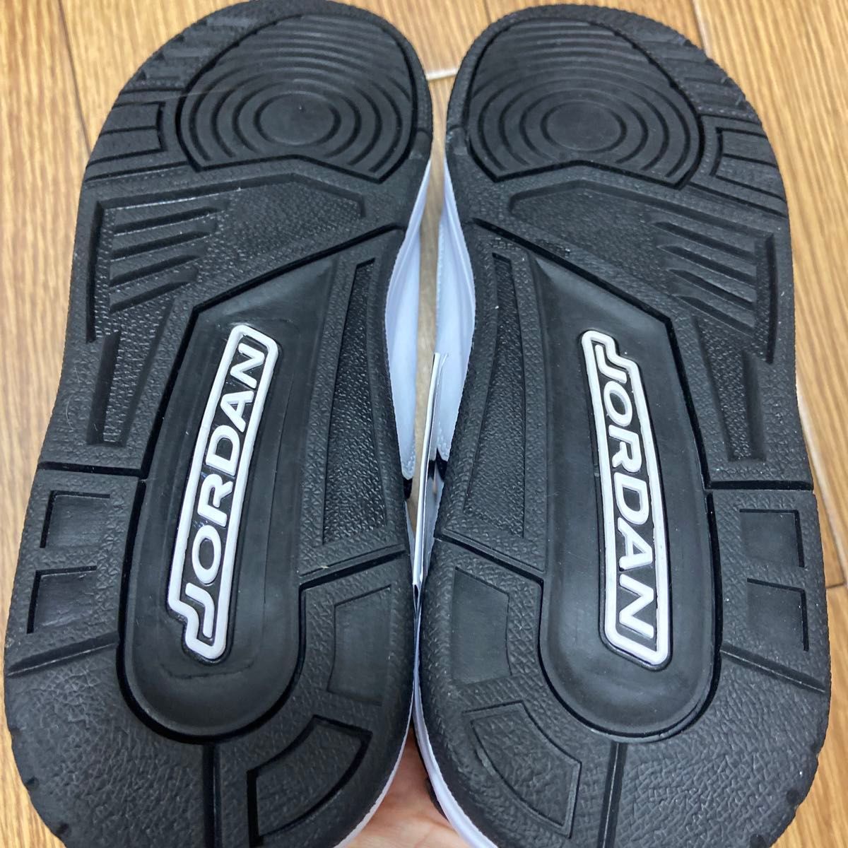 NIKEジョーダン コートサイド23 白黒 24cm 箱付き|Yahoo!フリマ NIKEジョーダン コートサイド23 白黒 24cm 箱付き|Yahoo!フリマ