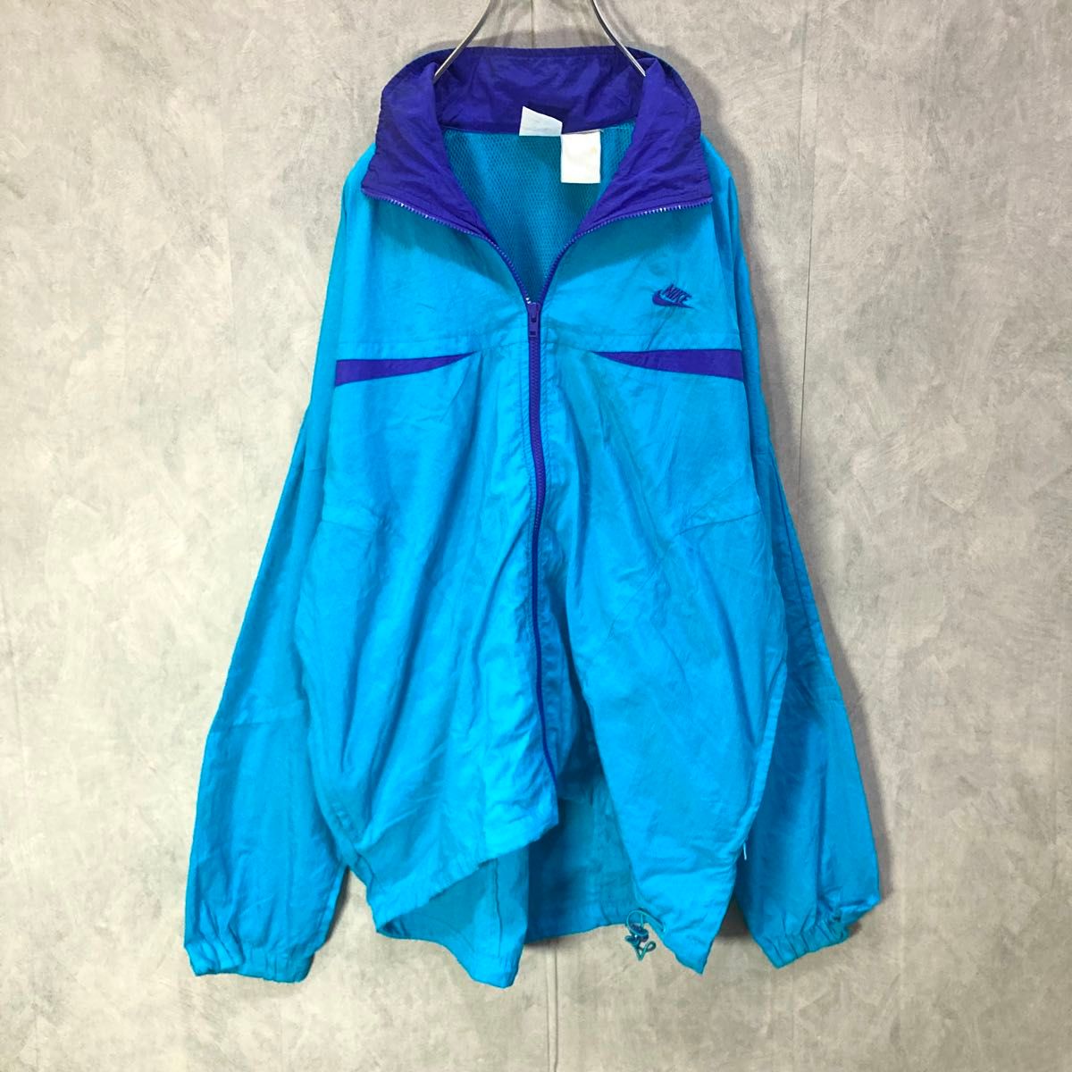 90s NIKE ナイロンジャケット 銀タグ 刺繍ロゴ ドルマン 太 90s NIKE ナイロンジャケット 銀タグ 刺繍ロゴ ドルマン 太
