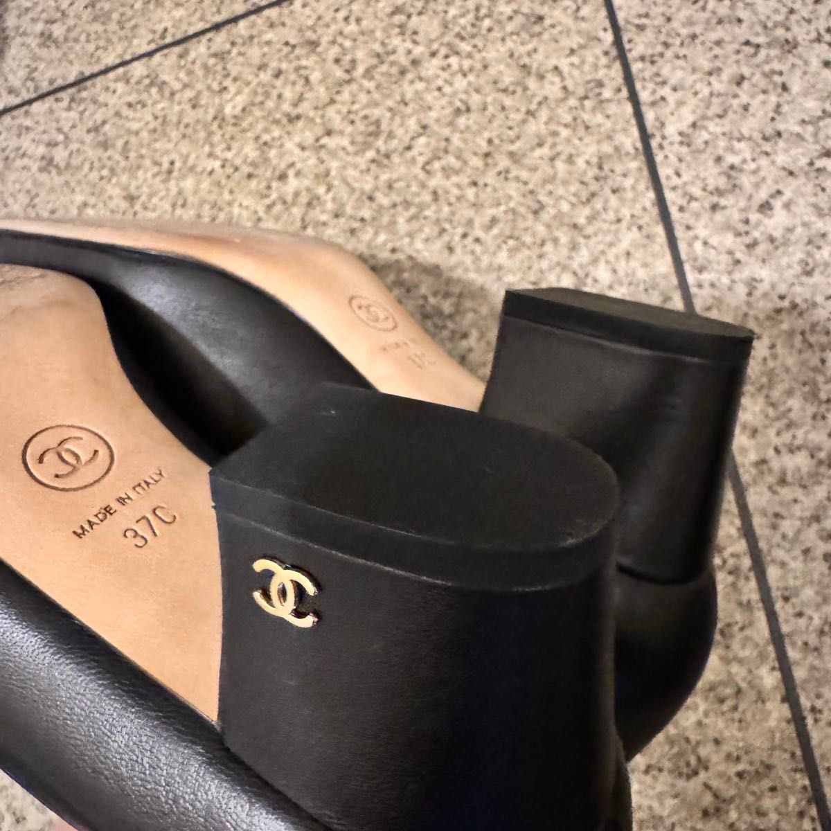 CHANEL シャネル 靴 パンプス 24cm 黒 カメリアパール 正規品 CHANEL シャネル 靴 パンプス 24cm 黒 カメリアパール 正規品