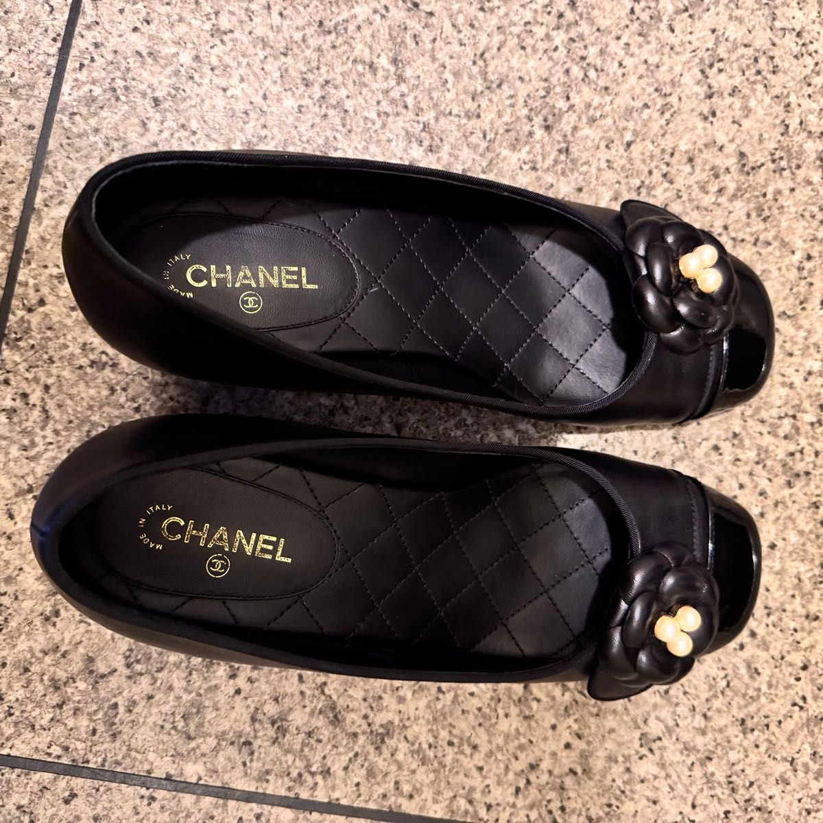 CHANEL シャネル 靴 パンプス 24cm 黒 カメリアパール 正規品 CHANEL シャネル 靴 パンプス 24cm 黒 カメリアパール 正規品