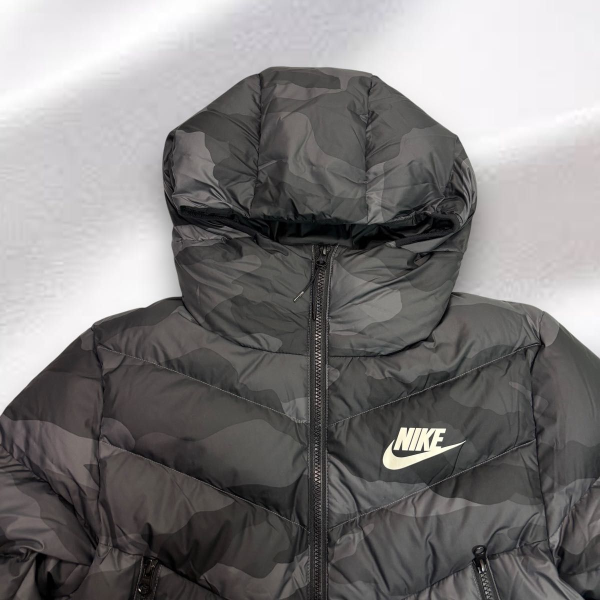 美品】NIKE ナイキ ダウンジャケット ブラック カモフラ 迷彩 M 美品】NIKE ナイキ ダウンジャケット ブラック カモフラ 迷彩 M