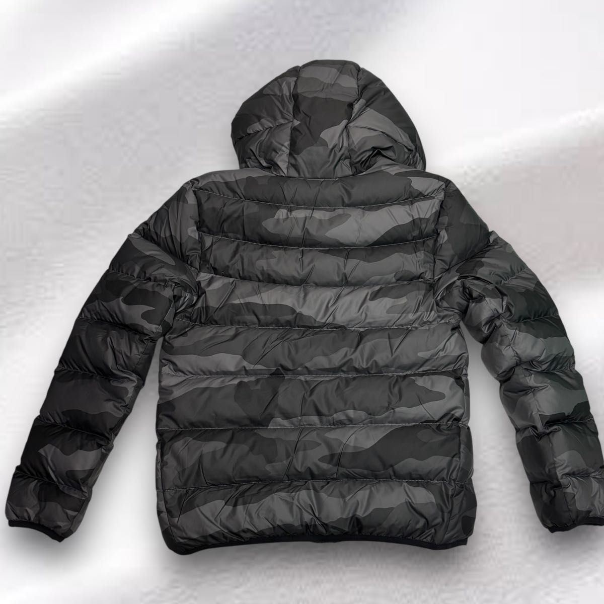 美品】NIKE ナイキ ダウンジャケット ブラック カモフラ 迷彩 M 美品】NIKE ナイキ ダウンジャケット ブラック カモフラ 迷彩 M