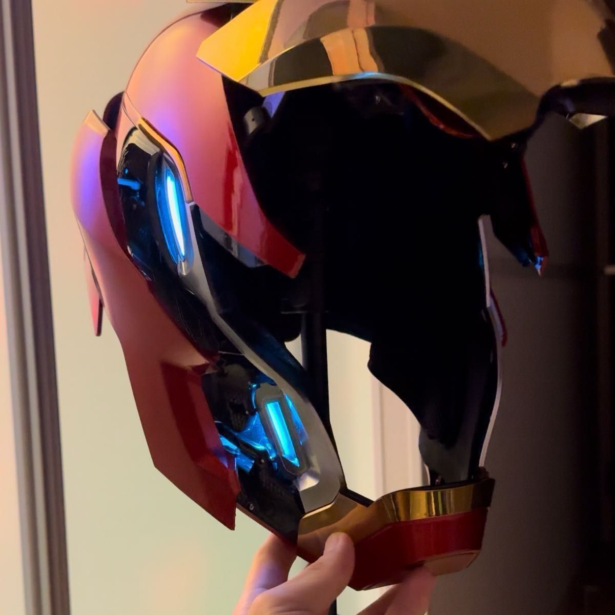 アイアンマンmark50 マスクアップデートヘルメット 自動開閉式 アイアンマンmark50 マスクアップデートヘルメット 自動開閉式