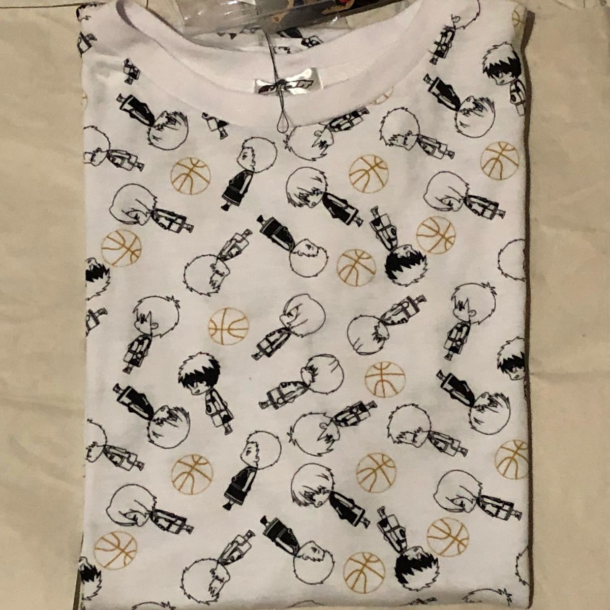Paypayフリマ 新品 未使用 Tシャツ 黒子のバスケ 総柄 白 カットソー Paypayフリマ 新品 未使用 Tシャツ 黒子のバスケ 総柄 白 カットソー