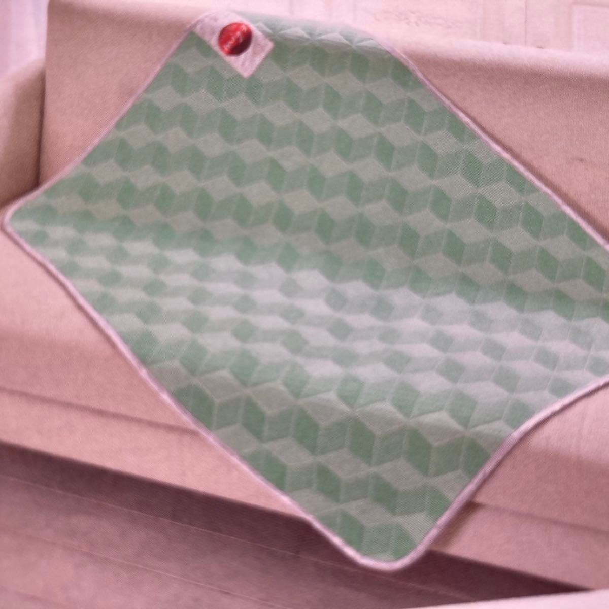 新品未使用】INVELブランケット(小)グリーン バイオセラミック 新品未使用】INVELブランケット(小)グリーン バイオセラミック
