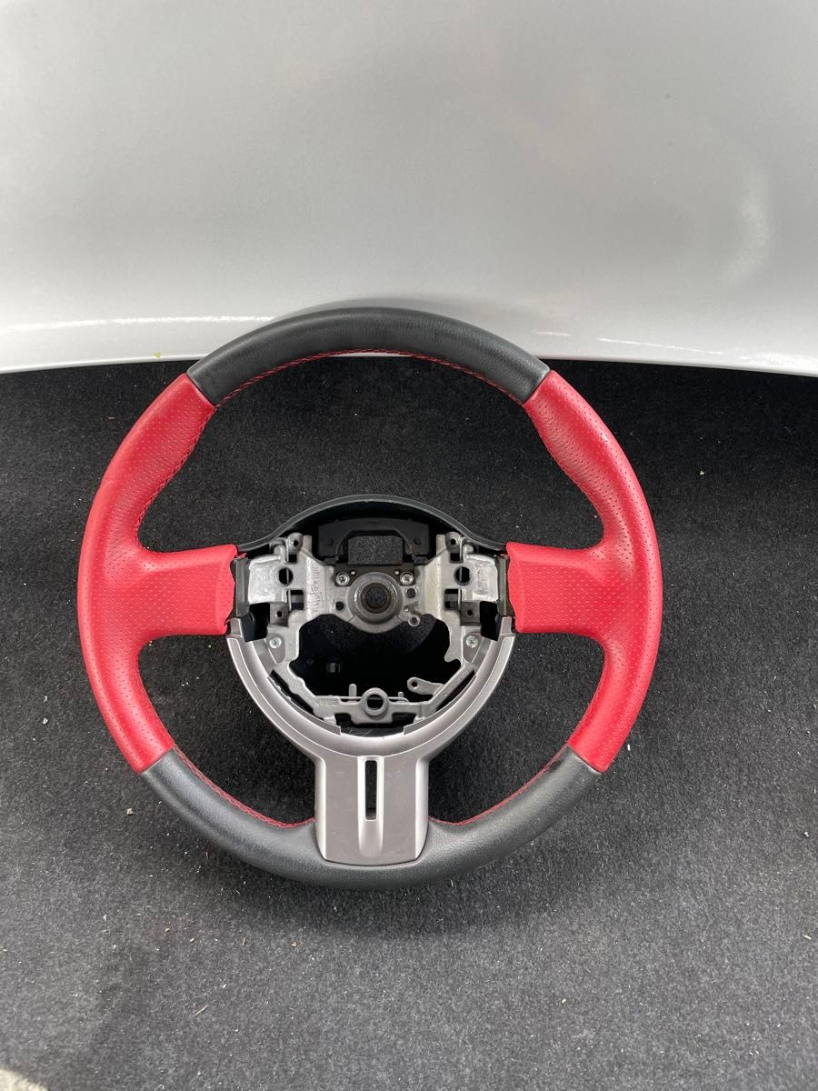 86外し ZN6 レザーステアリング ハンドル 純正GTリミテッド GS革 86外し ZN6 レザーステアリング ハンドル 純正GTリミテッド GS革
